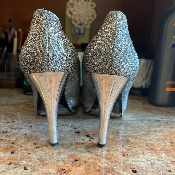 Heels - Picture 2 of 5